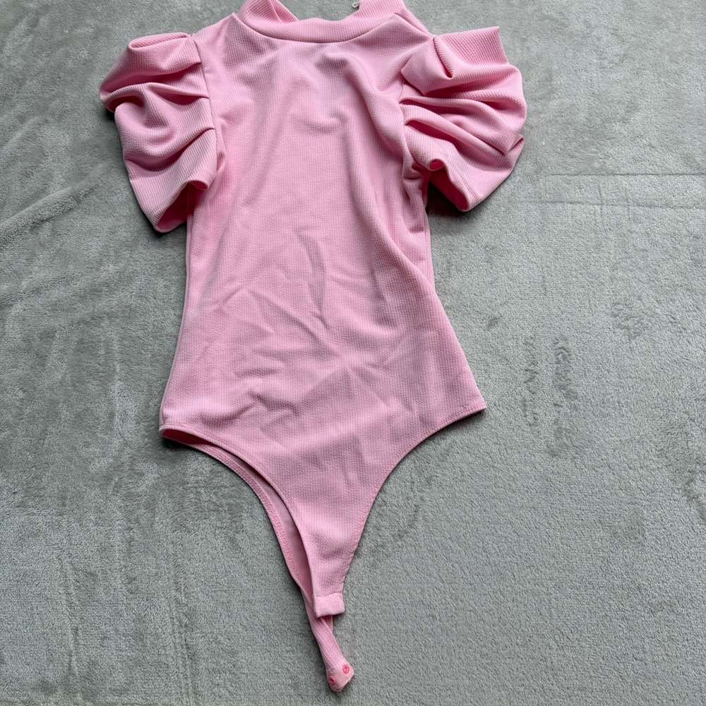 TCEC Bodysuit Women's Small Pink Puff Sleeve Mock Neck Keyhole Back Textured Top